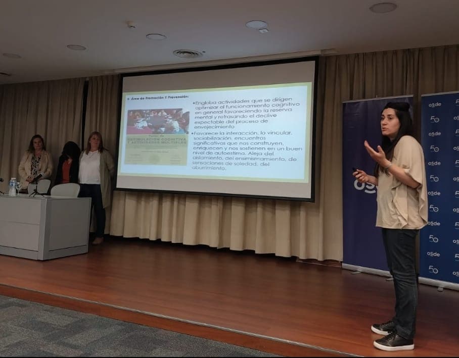 “Hay un paradigma que le da forma al trabajo con la vejez y al proceso de envejecer”