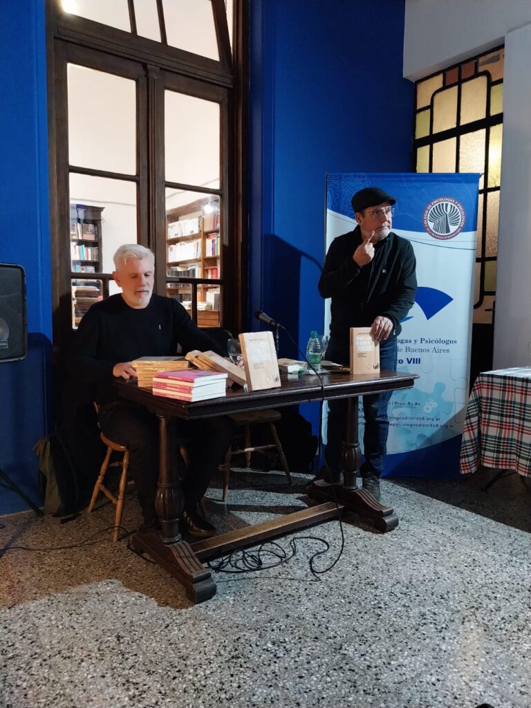 presentacion de libro juan pablo mollo